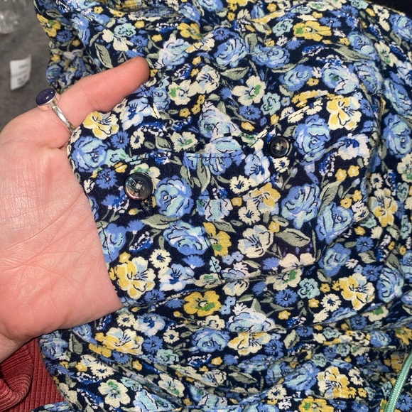 🪿 J.Jill blouse is the Field of Flowers! - Picture 8 of 8